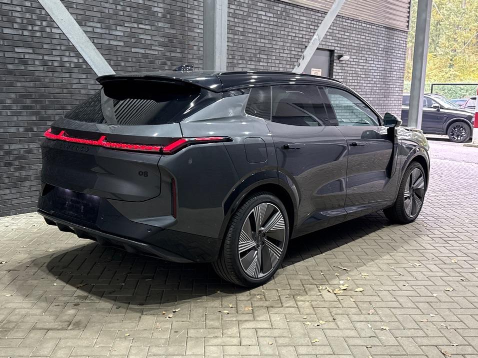 Lynk & Co 08