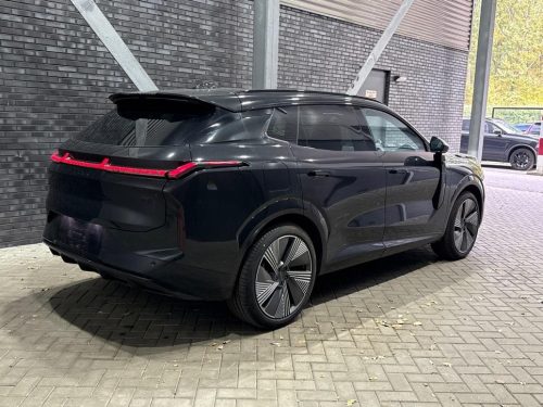 Lynk & Co 08