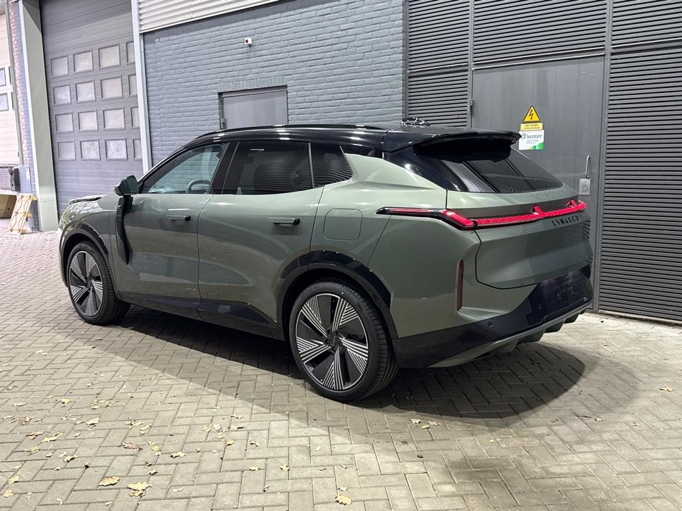 Lynk & Co 08